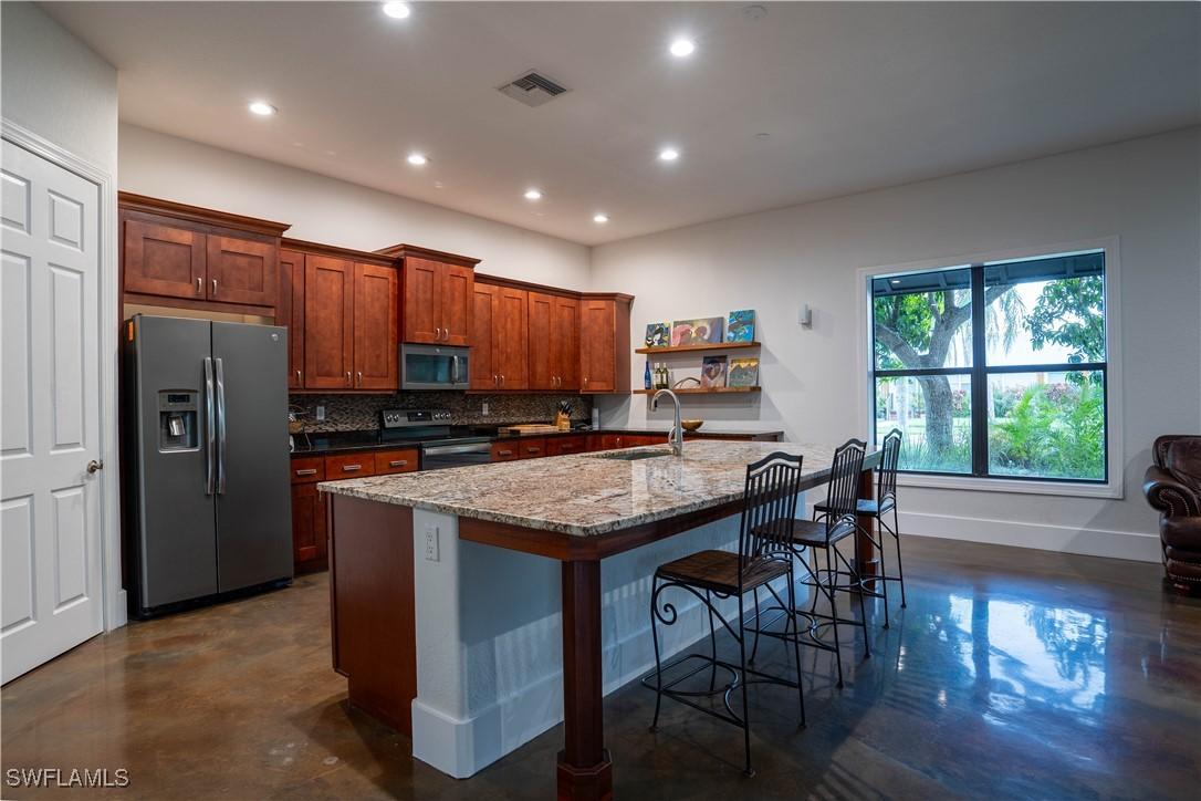 1561 Lynwood Ave., Fort Myers, FL 33901