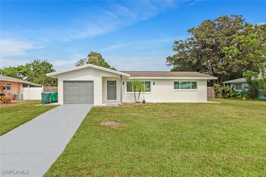 4323 22nd Pl., Naples, FL 34116
