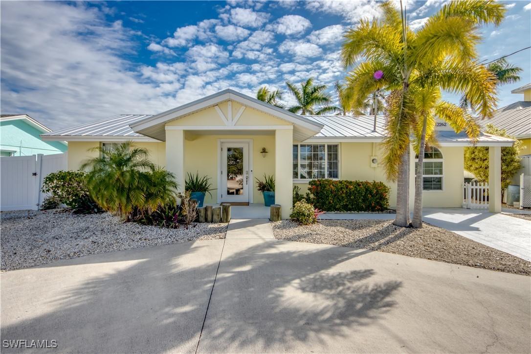 12262 Boat Shell Dr., Matlacha Isles, FL 33991