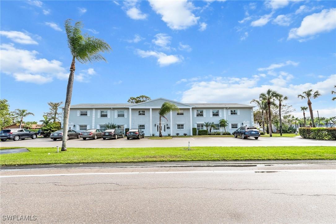 7050 Nantucket Cir. #8, North Fort Myers, FL 33917