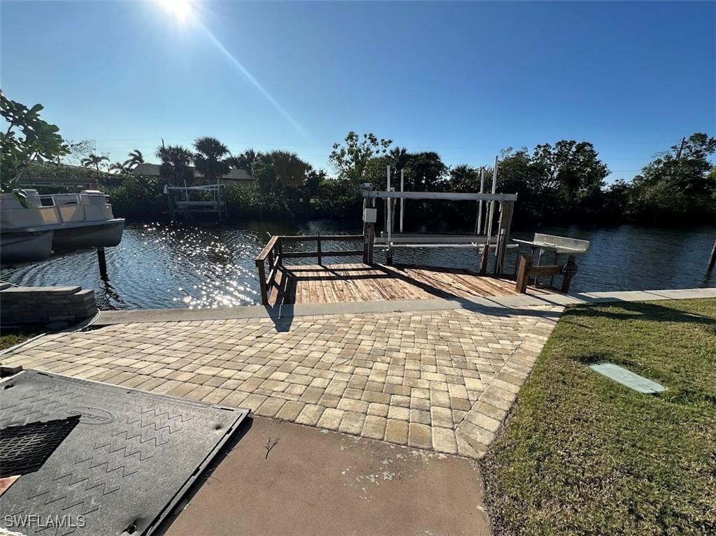 11470 Dogwood Ln., Fort Myers Beach, FL 33931