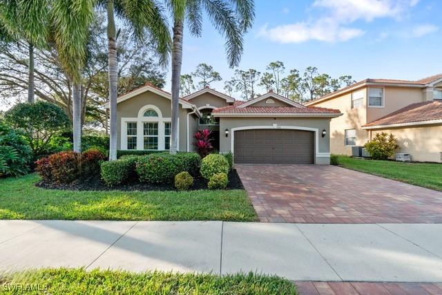 2313 Butterfly Palm Dr., Naples, FL 34119
