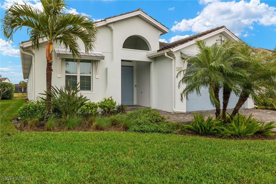 8880 Redonda Dr., Naples, FL 34114