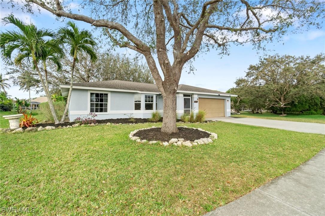 935 Summerfield Dr., Naples, FL 34120