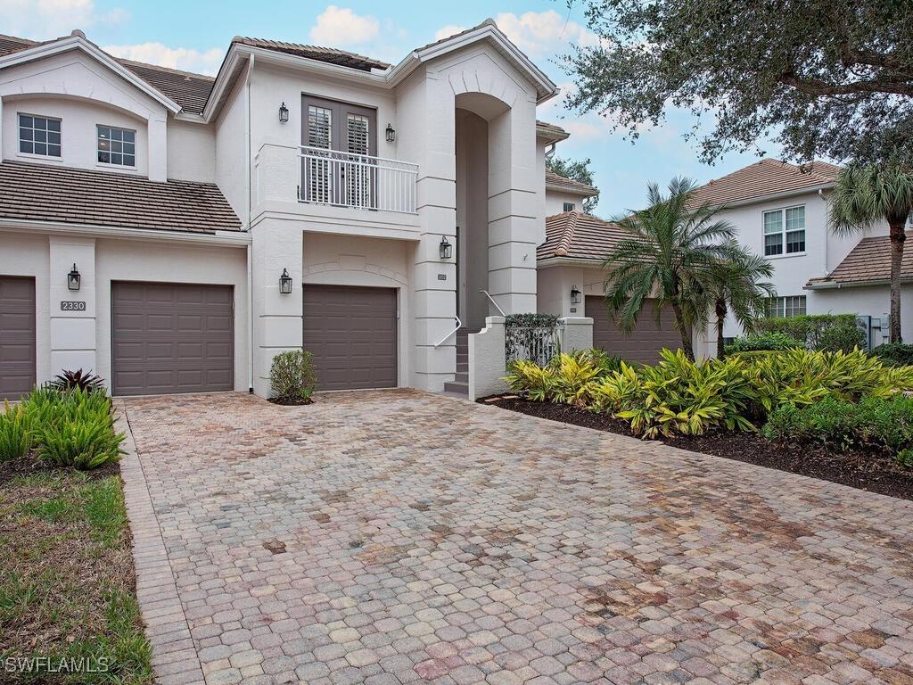 2330 Mont Claire Dr. #202, Naples, FL 34109