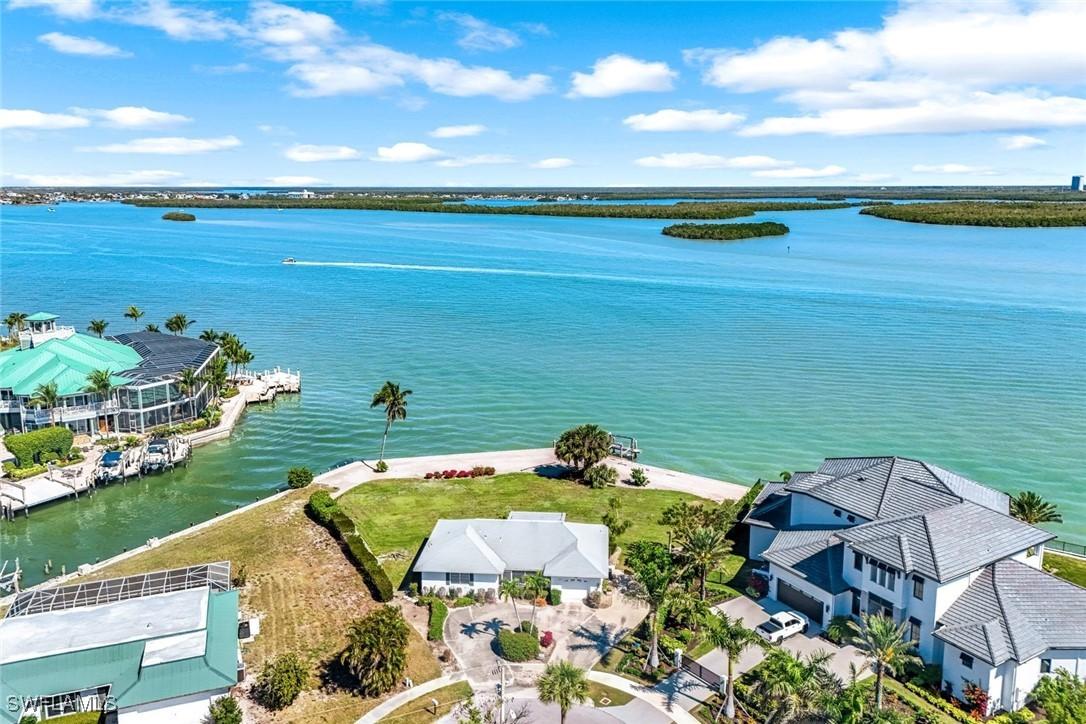980 Iris Ct., Marco Island, FL 34145
