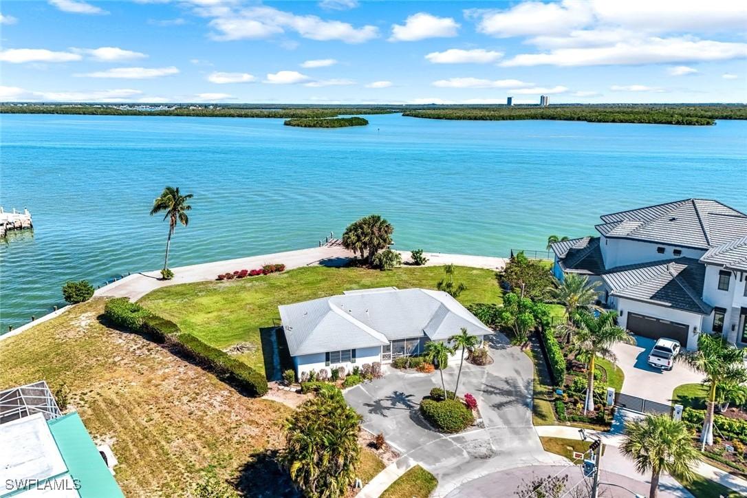 980 Iris Ct., Marco Island, FL 34145