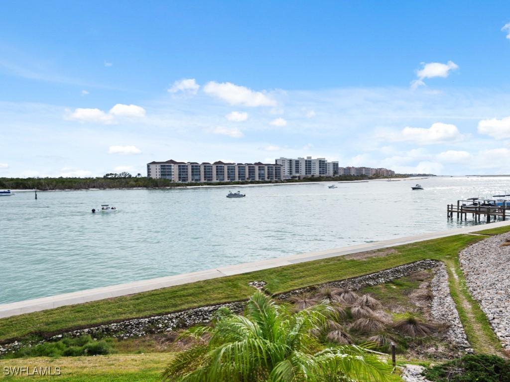 110 La Peninsula Blvd., Naples, FL 34113