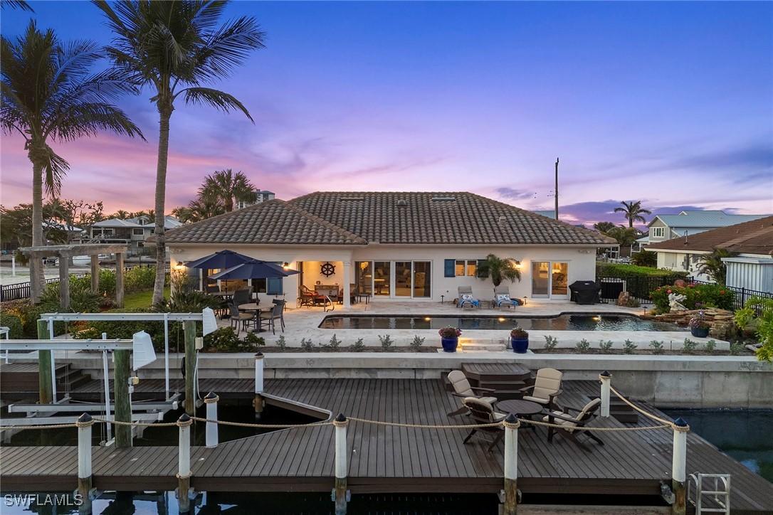 7 Glenview Manor Dr., Fort Myers Beach, FL 33931