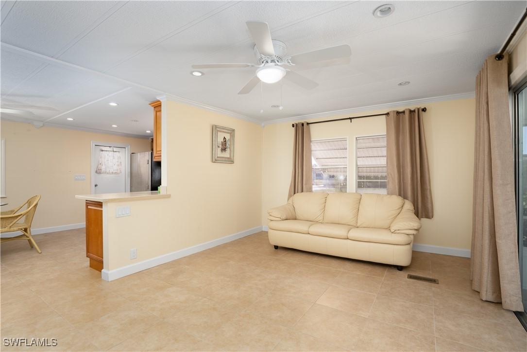 4 Lake Diane Dr., Naples, FL 34114