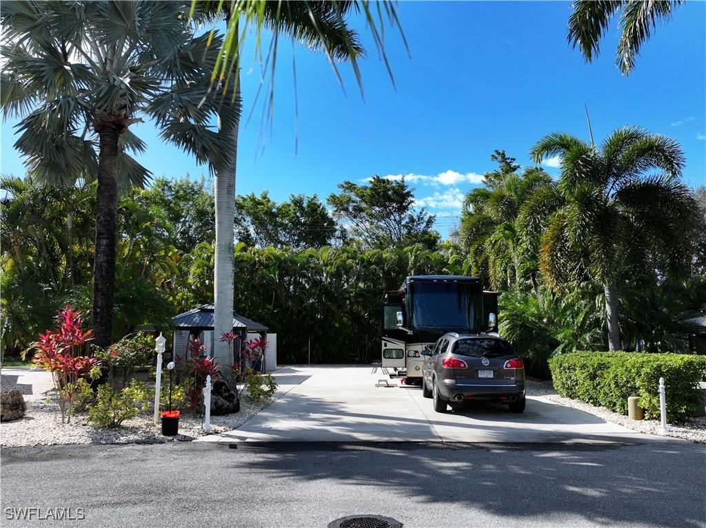 10019 Ramblewood Ct., Fort Myers, FL 33905