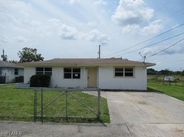 41 Roanoke Dr., Fort Myers, FL 33905