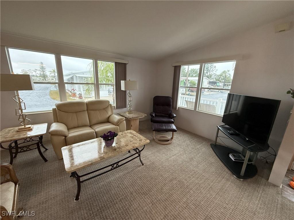 86 Lofty Ln., North Fort Myers, FL 33903