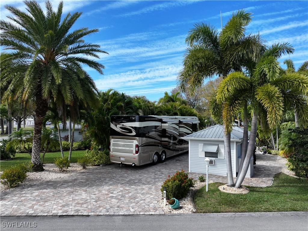 5752 Brightwood Dr., Fort Myers, FL 33905