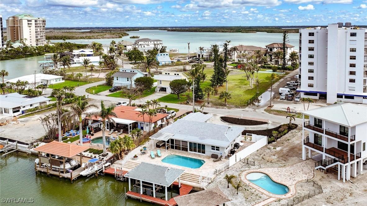 121 Estrellita Dr., Fort Myers Beach, FL 33931