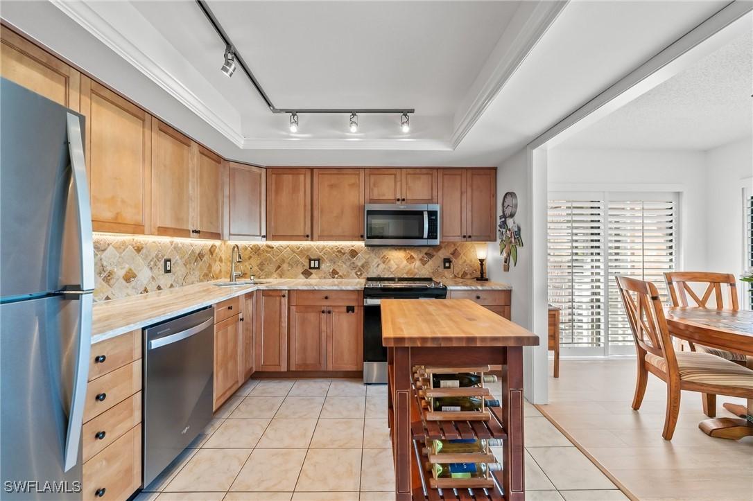 426 Meadowlark Ln. #426B, Naples, FL 34105