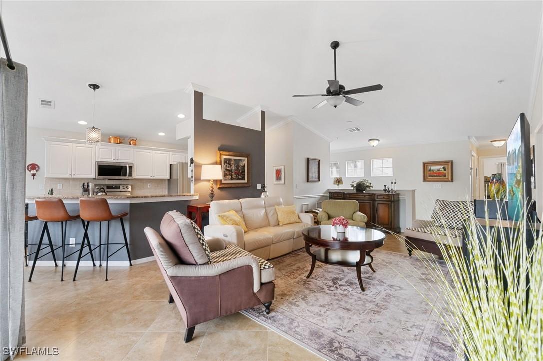 359 Dover Pl. #E204, Naples, FL 34104