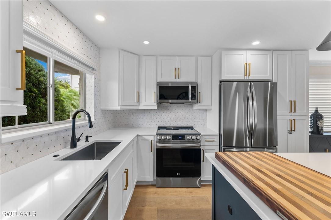 1686 Blue Point Ave. #B1, Naples, FL 34102