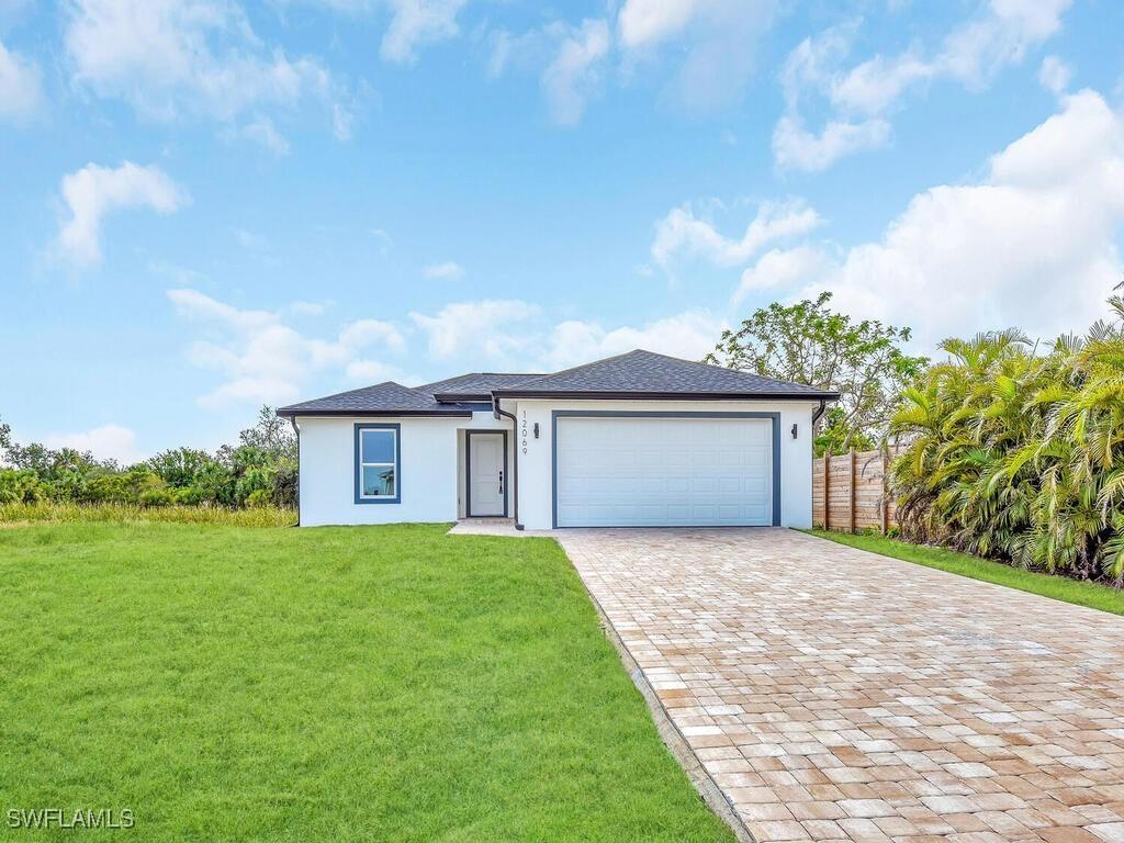 12069 Gretchen Ave., Port Charlotte, FL 33981