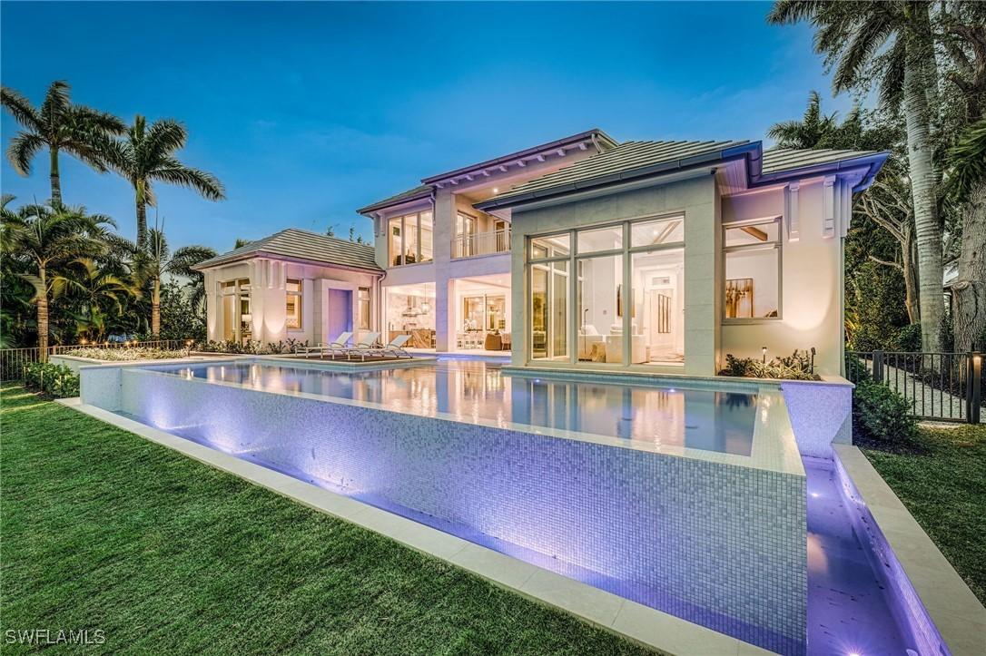 3455 Gin Ln., Naples, FL 34102