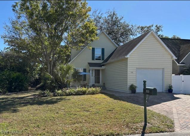 533 Leawood Cir., Naples, FL 34104