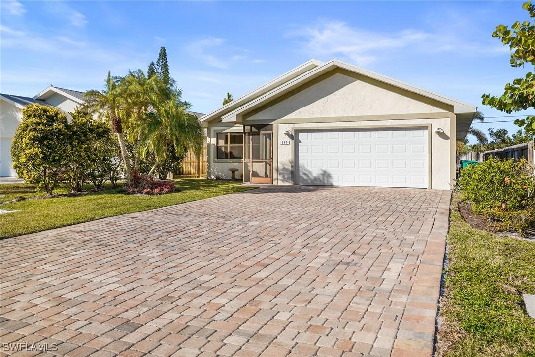 683 96th Ave., Naples, FL 34108