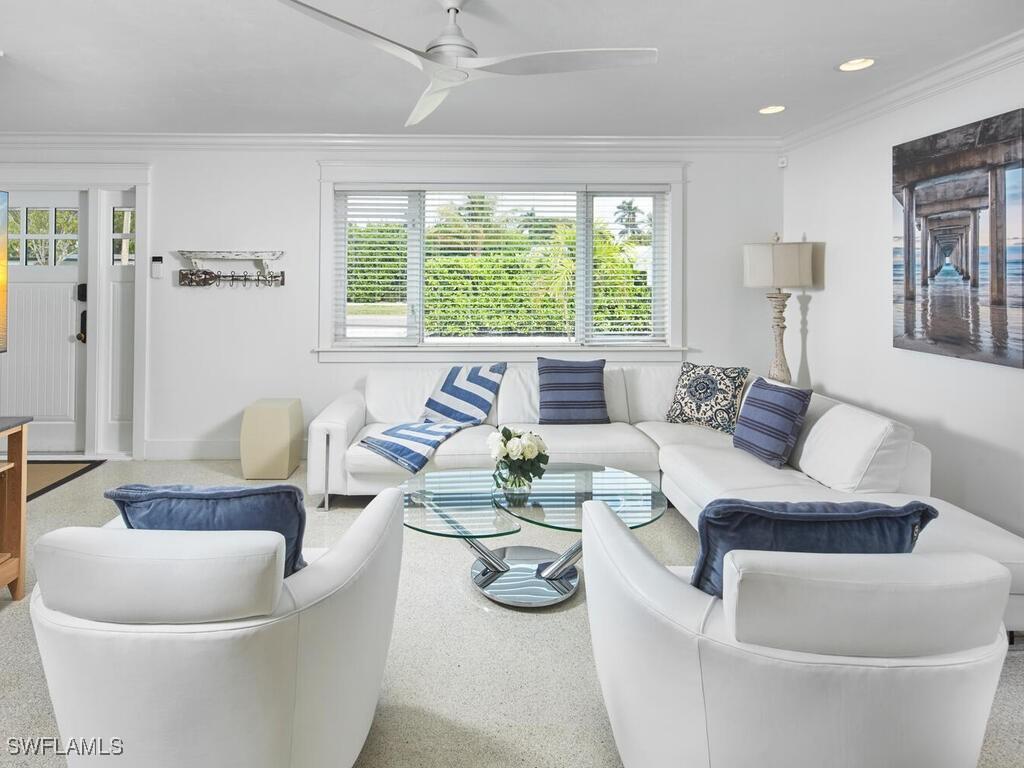 1230 22nd Ave., Naples, FL 34103