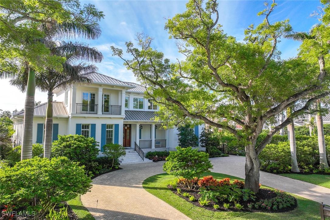 112 1st Ave., Naples, FL 34102