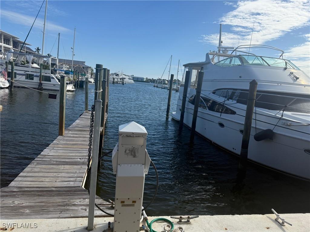 900 Broad Ave., Naples, FL 34102