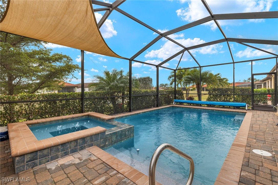 1607 Marton Ct., Naples, FL 34113
