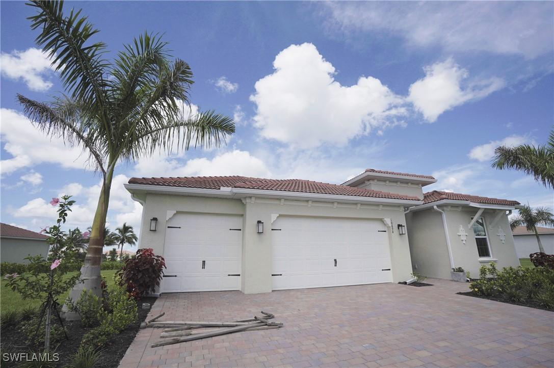 18698 Royal Hammock Blvd., Naples, FL 34114