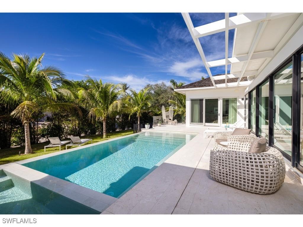14 Sabre Ln., Naples, FL 34102