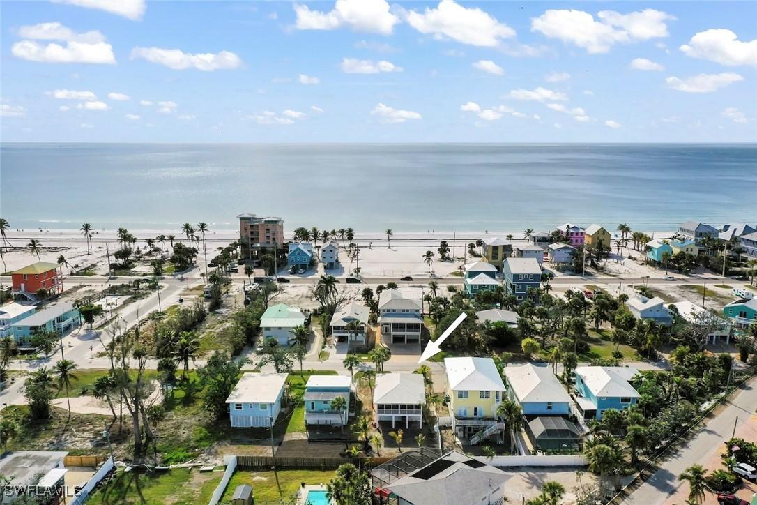 5379 Palmetto St., Fort Myers Beach, FL 33931