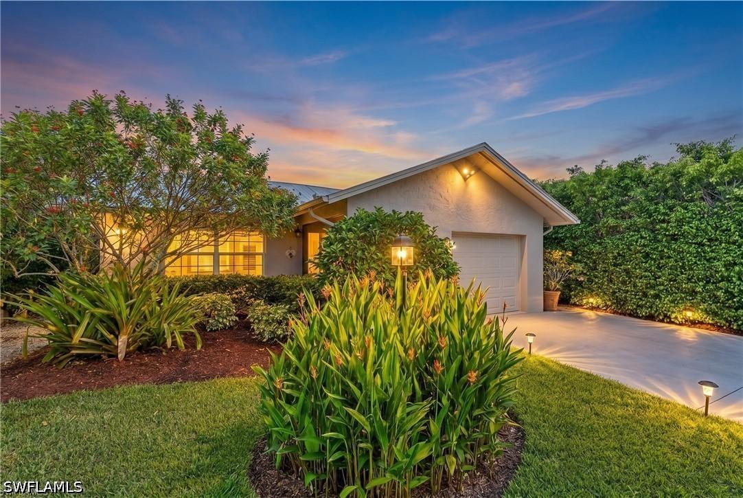 715 96th Ave., Naples, FL 34108