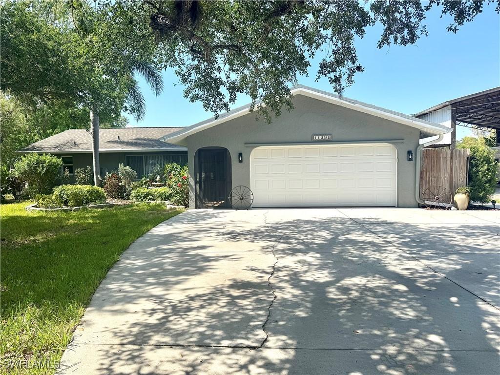 11391 Shirley Ln., North Fort Myers, FL 33917