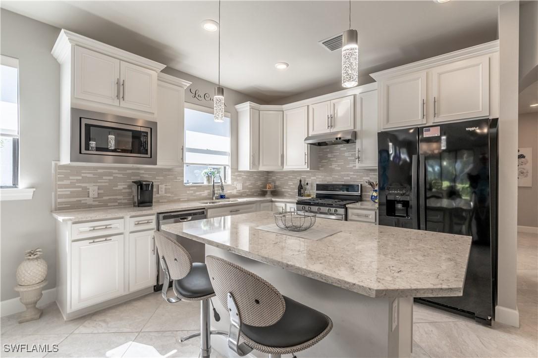 7686 Jacaranda Ln., Naples, FL 34114