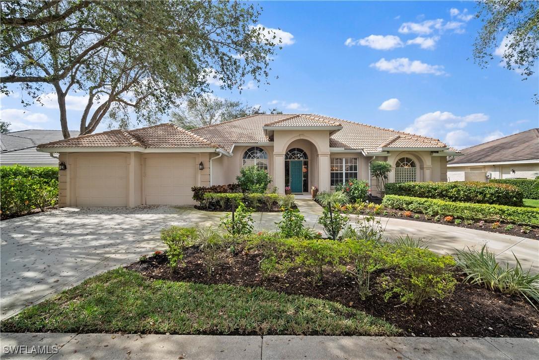 207 Monterey Dr., Naples, FL 34119