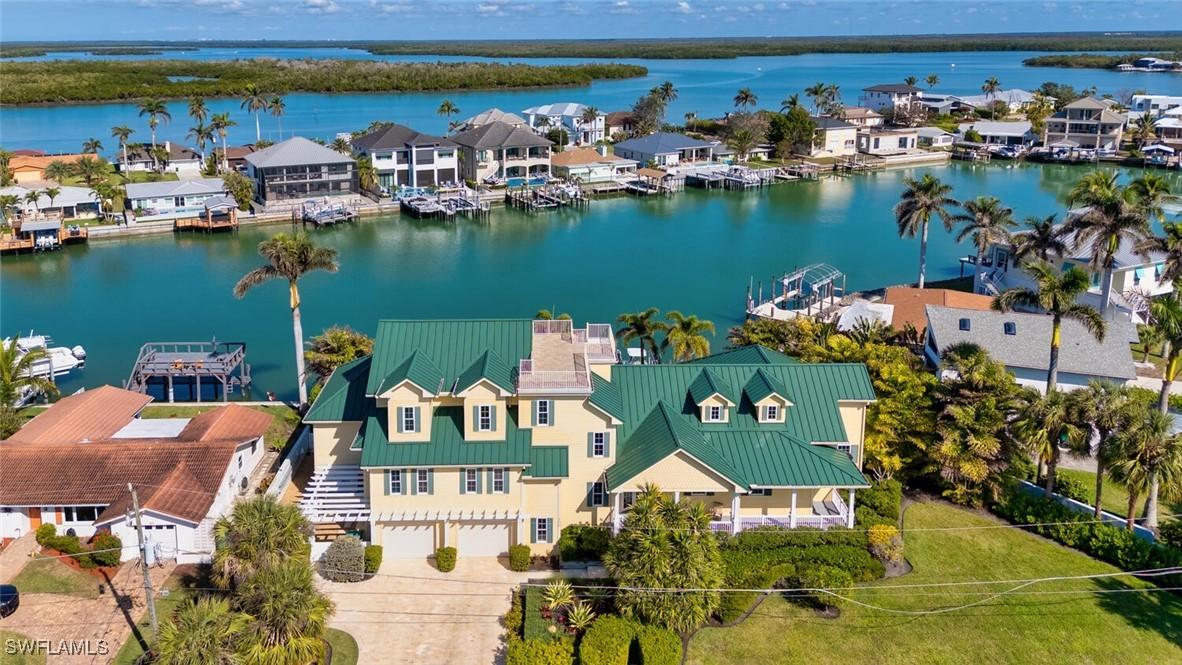 200 Tahiti Cir., Naples, FL 34113