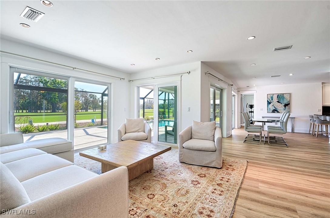 326 Burning Tree Dr., Naples, FL 34105