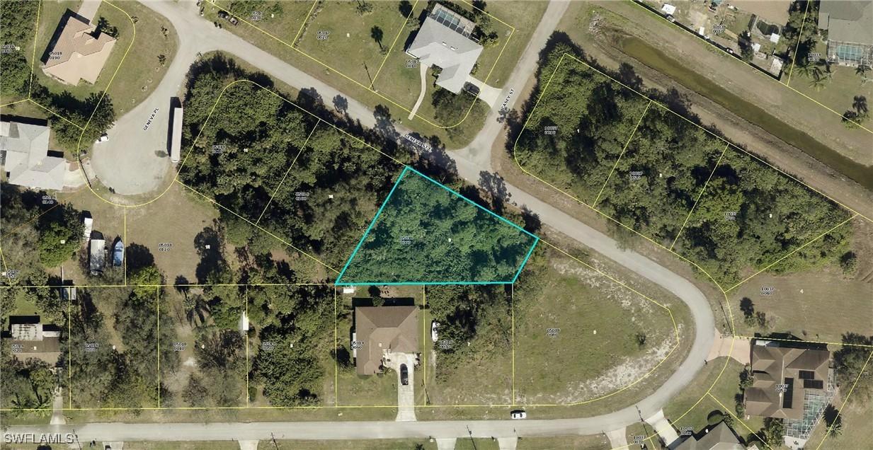 842 Geneva St., Lehigh Acres, FL 33974