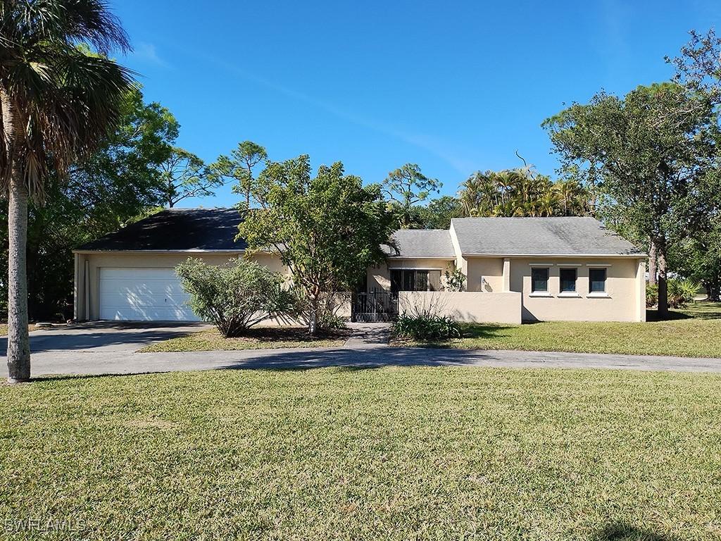 7256 Lake Dr., Fort Myers, FL 33908