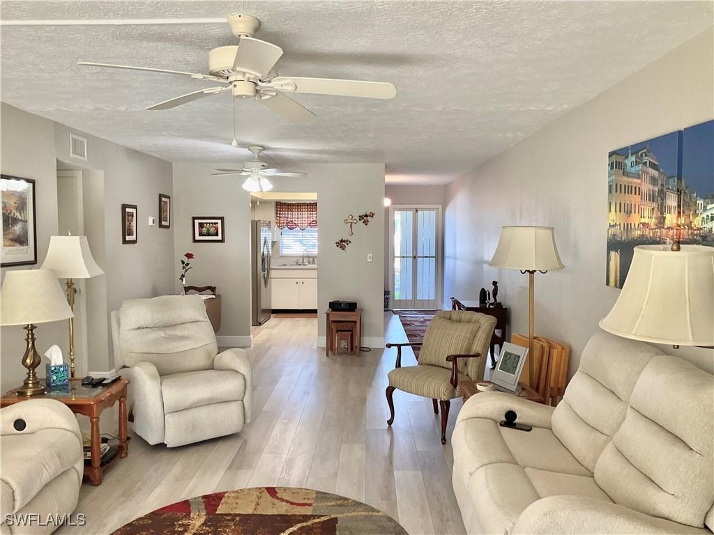 1022 SE 46th St. #1B, Cape Coral, FL 33904