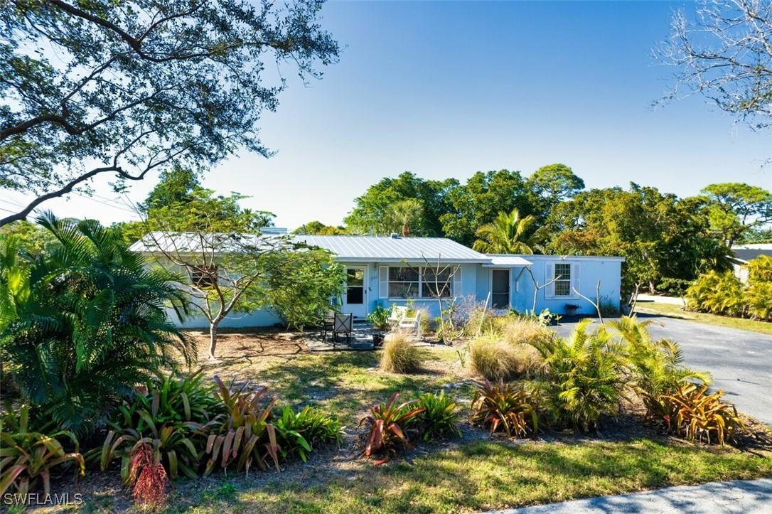 1191 Rordon Ave., Naples, FL 34103