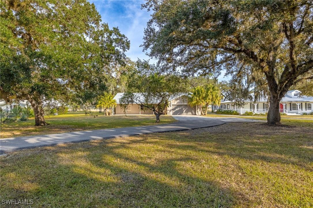 1250 Riverbend Dr., Labelle, FL 33935