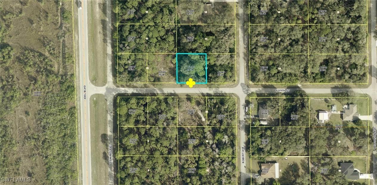 2405 E 19th St., Lehigh Acres, FL 33972