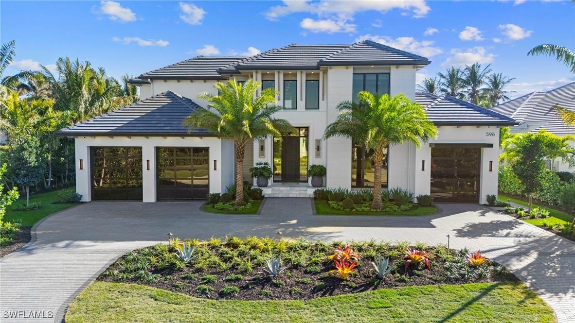 596 Pine Grove Ln., Naples, FL 34103