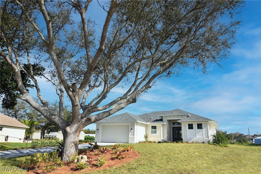 6321 Castlewood Cir., Fort Myers, FL 33905