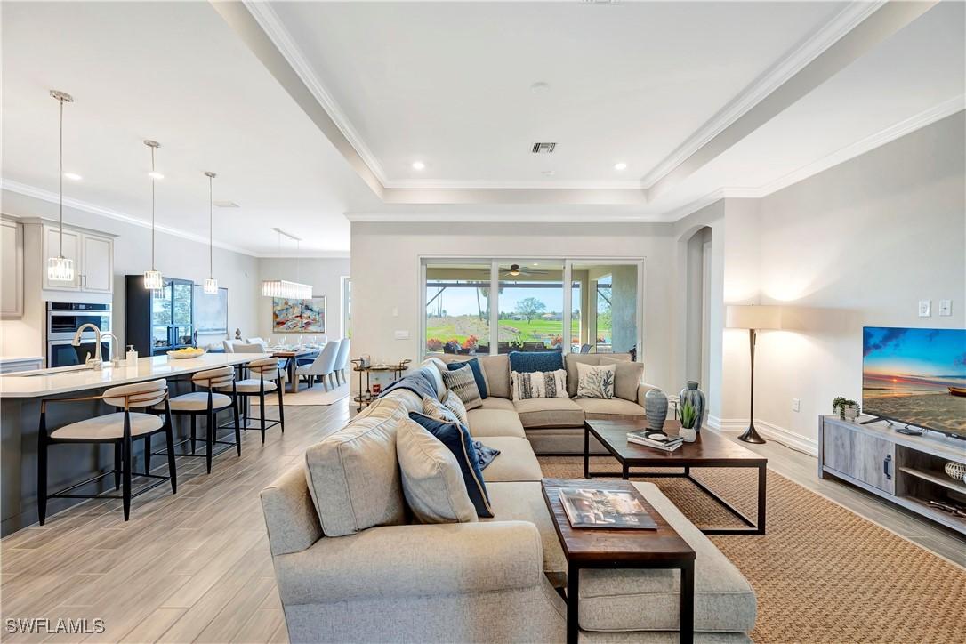 18724 Ensenada Dr., Naples, FL 34114