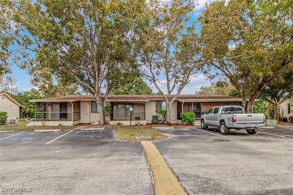 5218 Treetops Dr. #I, Naples, FL 34113