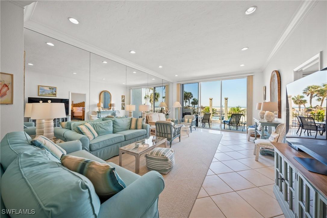 1212 Benjamin Franklin Dr. #102, Sarasota, FL 34236